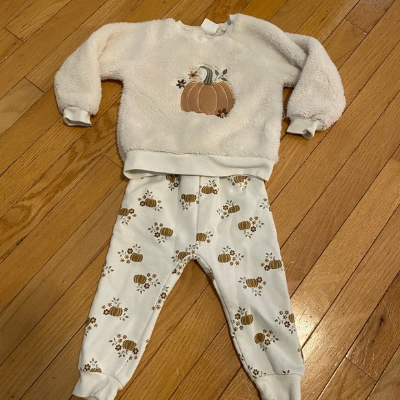 mini threads Other - Cream Pumpkin Sherpa Kids Matching Set